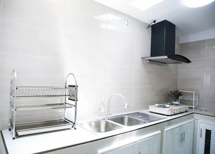 Apartment Near Bts Bearing Skytrain- Homey Living Townhome - 4 Bedrooms *