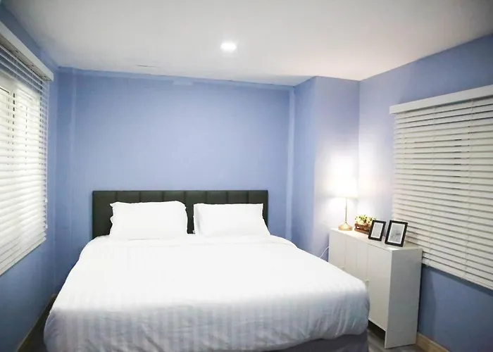 Near Bts Bearing Skytrain- Homey Living Townhome - 4 Bedrooms Apartment