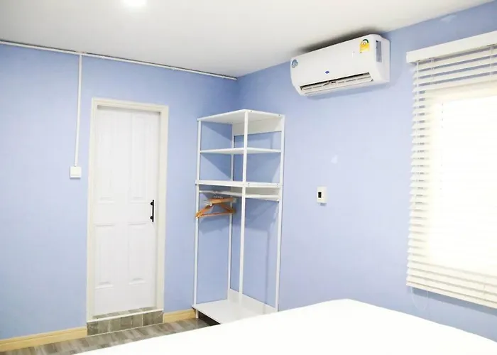 Apartment Near Bts Bearing Skytrain- Homey Living Townhome - 4 Bedrooms *
