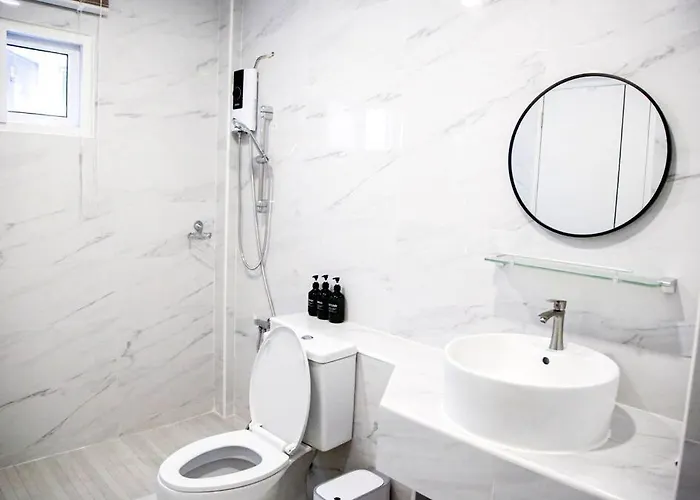 Near Bts Bearing Skytrain- Homey Living Townhome - 4 Bedrooms Apartment