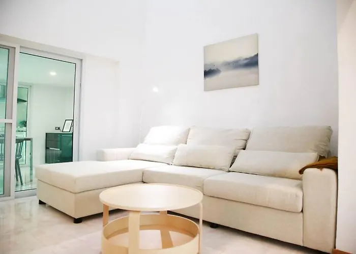 Apartment Near Bts Bearing Skytrain- Homey Living Townhome - 4 Bedrooms
