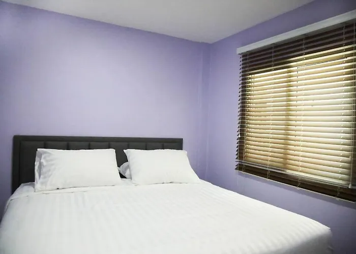 Near Bts Bearing Skytrain- Homey Living Townhome - 4 Bedrooms Apartment *